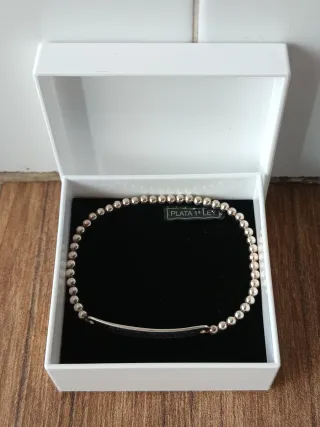 Pulsera plata con grabado