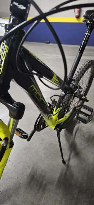 Bicicleta de Montaña Monty Negra y Amarilla