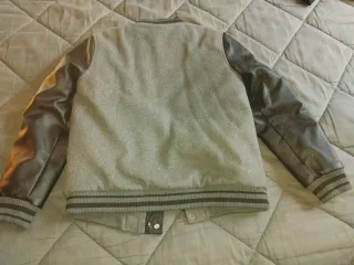 Chaqueta niño gris y negra 12A