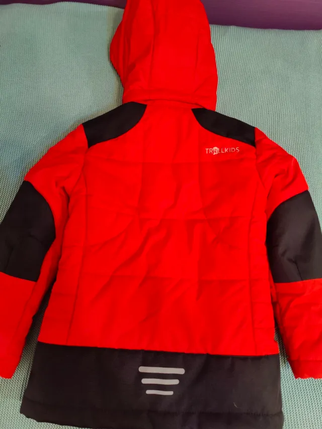 Abrigo invierno niño TROLLKIDS rojo