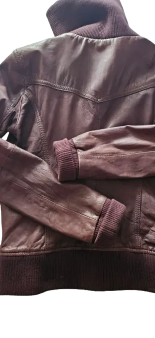 Cazadora de piel marrón chocolate