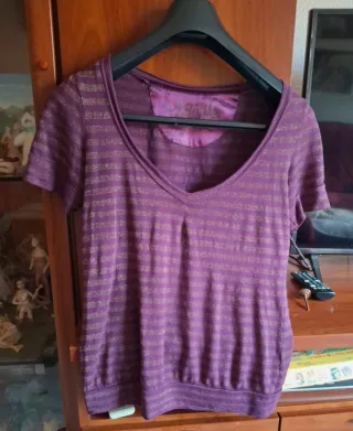 Camiseta Bershka Rayas Doradas Talla M