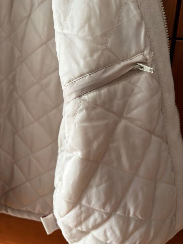 Chaqueta polar beige y marrón