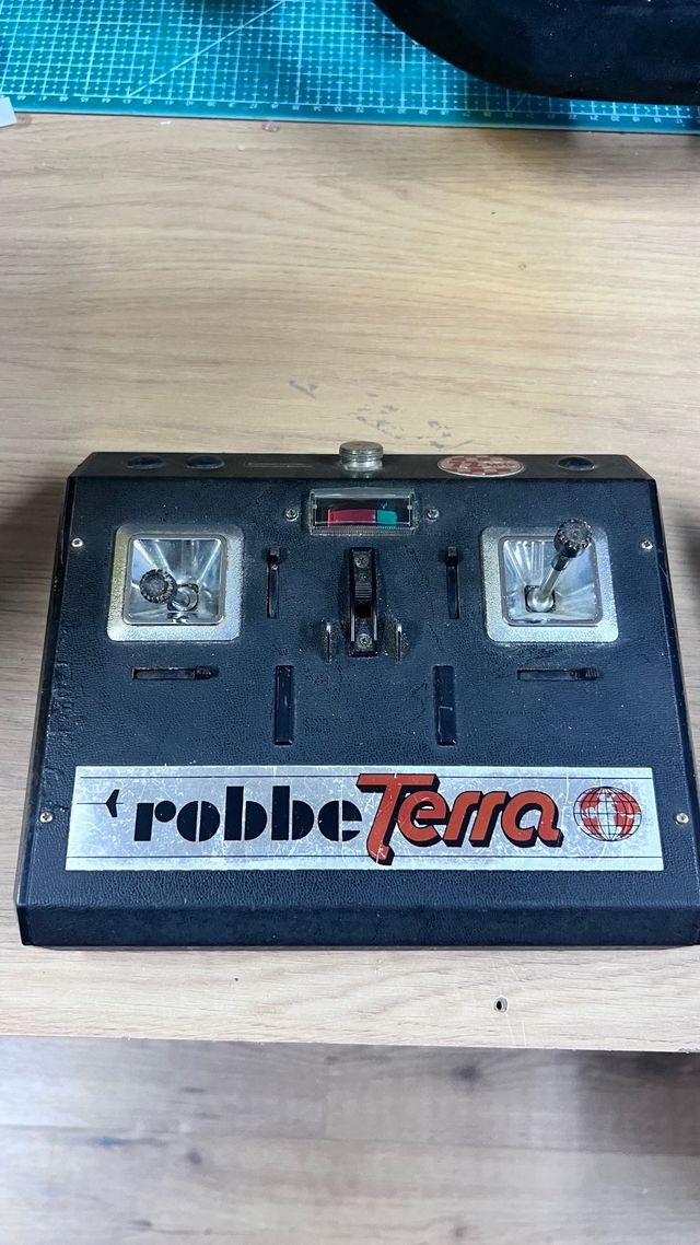 Emisora Robbe Terra 72 MHz Antigua