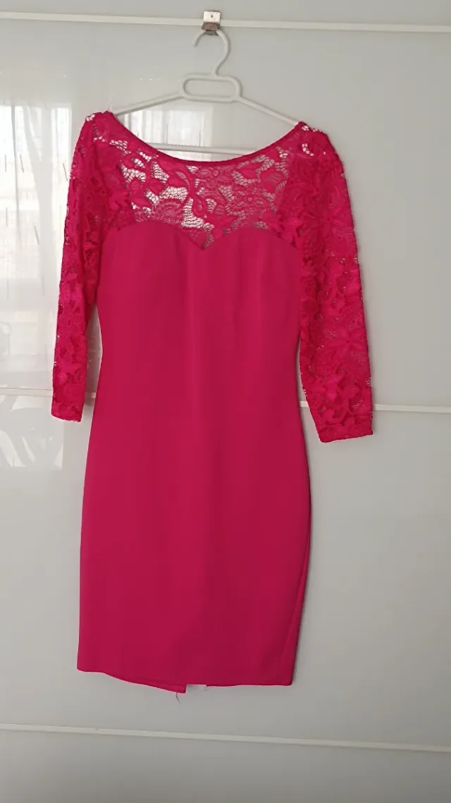 Vestido rosa con encaje