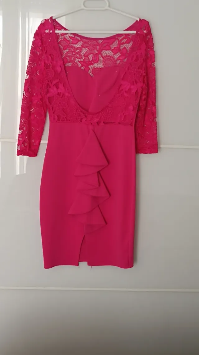 Vestido rosa con encaje