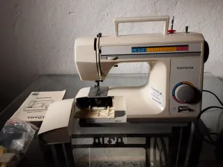 Máquina de coser Toyota