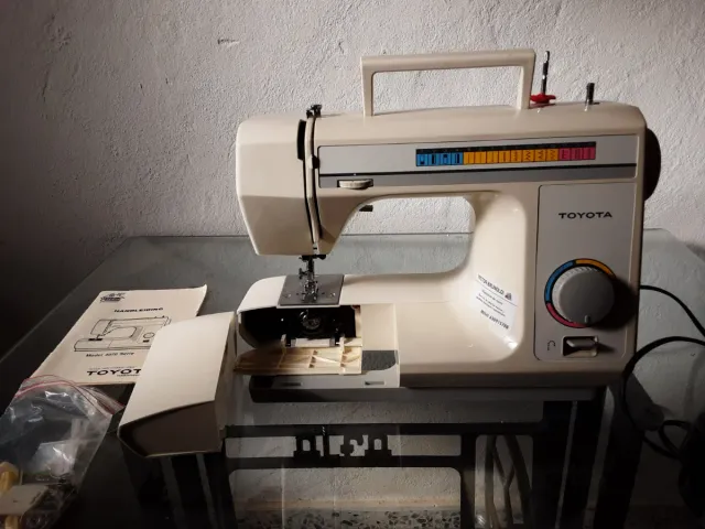 Máquina de coser Toyota