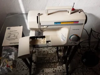Máquina de coser Toyota