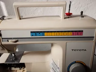 Máquina de coser Toyota