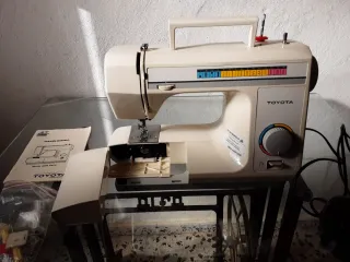 Máquina de coser Toyota