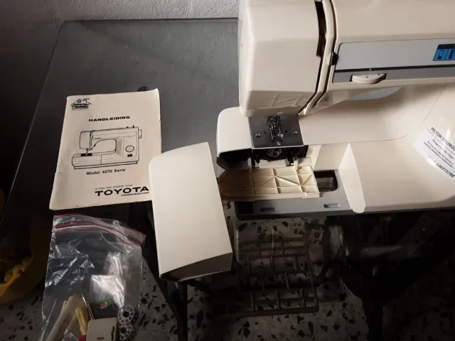 Máquina de coser Toyota