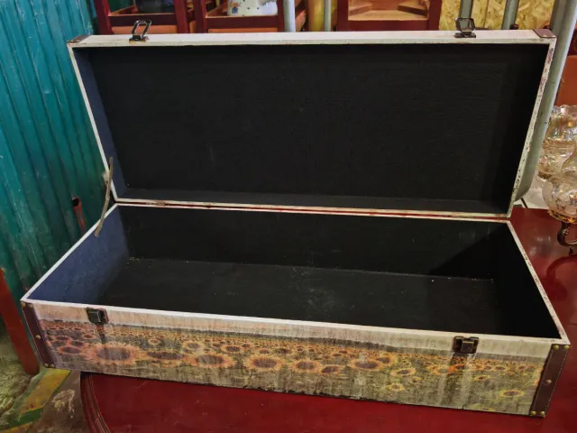 Baúl antiguo decorado