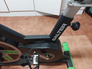 Bicicleta Spinning Salter Negra y Verde