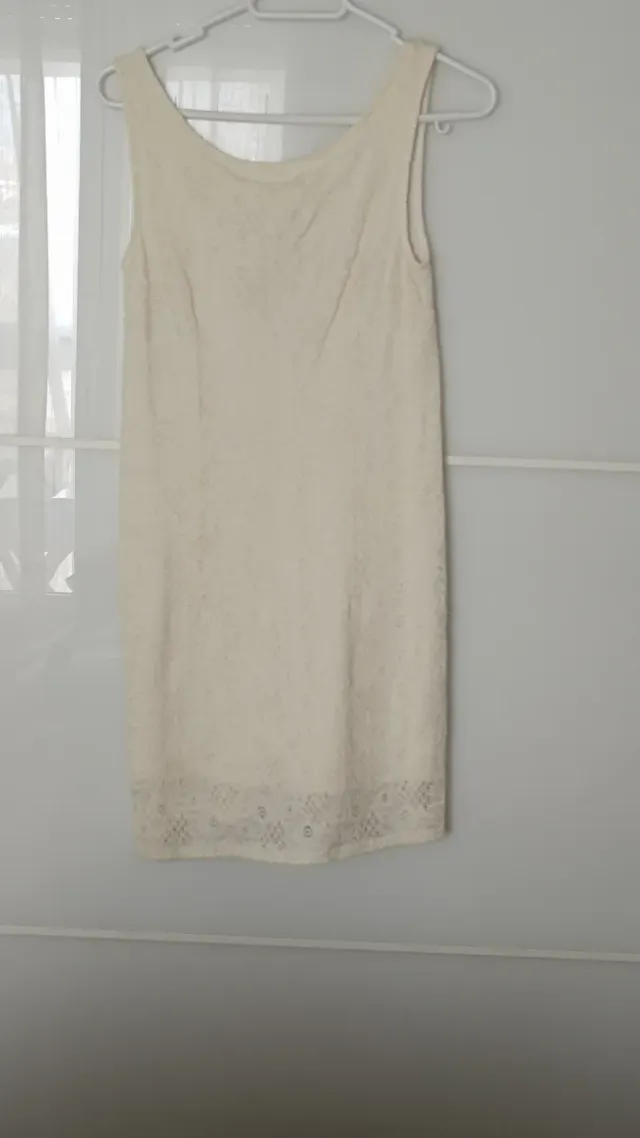 Vestido beige encaje