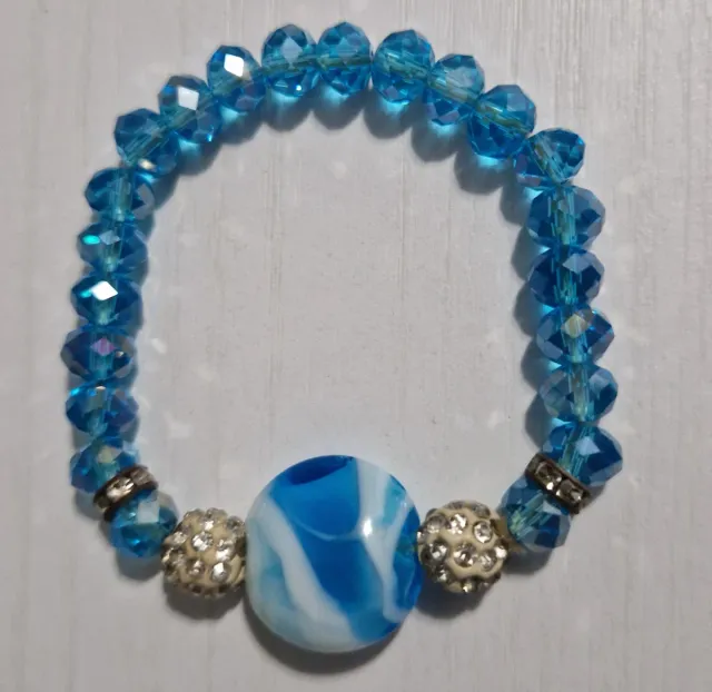 Pulsera de cristales, azules y blancas