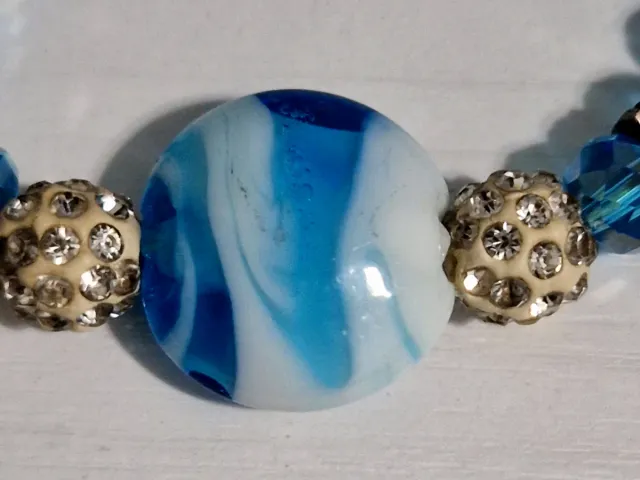 Pulsera de cristales, azules y blancas