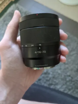 Sony Zeiss 16-70mm F4 E-Mount Obiettivo