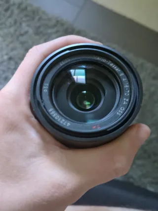 Sony Zeiss 16-70mm F4 E-Mount Obiettivo