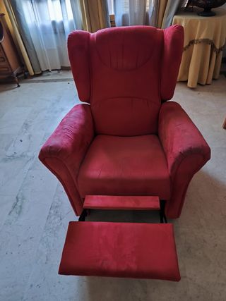 Sillón reclinable de tela rojo