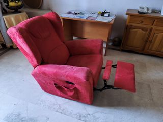 Sillón reclinable de tela rojo