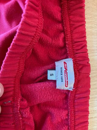 Pantalón chándal Reebok rojo