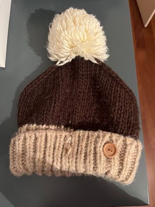 Berretto lana marrone e beige con pon pon