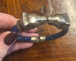 Bracciale blu con teste di pantera