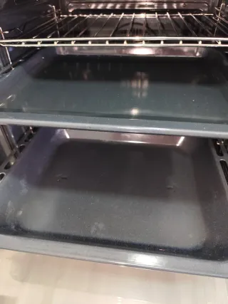 Horno para piezas. No funciona. Tiene una avería.