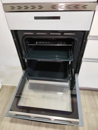 Horno para piezas. No funciona. Tiene una avería.