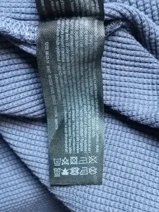 Camiseta crop top azul talla M