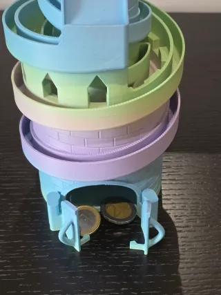 Porco Mealheiro com Pistas para Moedas