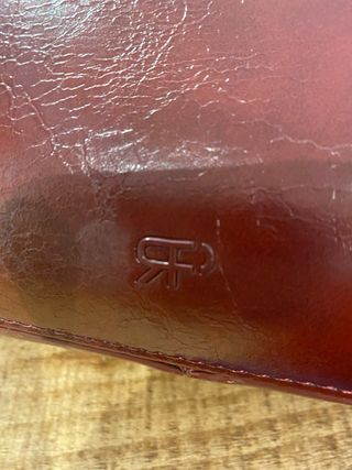 Bolso Parfois granate tachuelas