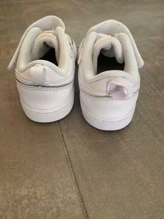 Zapatillas Nike niño/a blancas  Talla 27