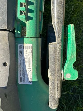 Cortacésped eléctrico verde