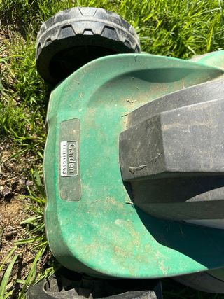 Cortacésped eléctrico verde