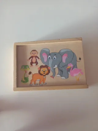 Dominó de animales de madera