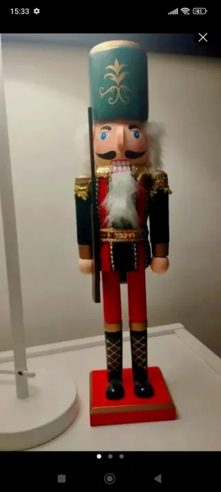 FIESTASCascanueces de madera 40cm