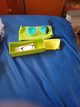 Nuovi occhiali da sole per bambini