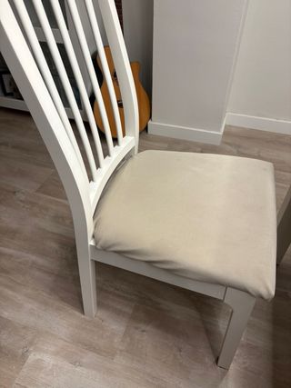 Mesa y 4 Sillas Comedor Blancas