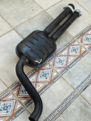 Mercedes W 123 tramo escape