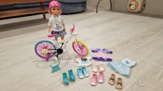 Nancy con bicicleta y accesorios