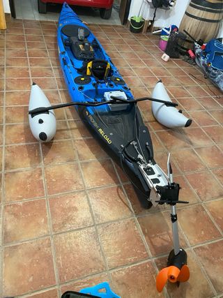 Kayak con motor eléctrico