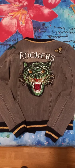 Cazadora Moschino niña XS/34/6