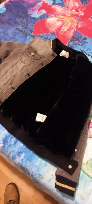 Cazadora Moschino niña XS/34/6