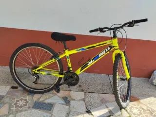 Bicicleta de Montaña Amarilla