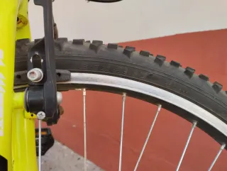 Bicicleta de Montaña Amarilla