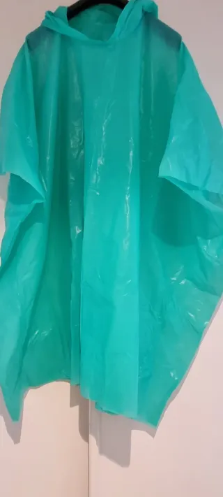 Set 3 chubasqueros niño