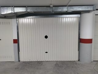 Puerta de garaje exterior metálica