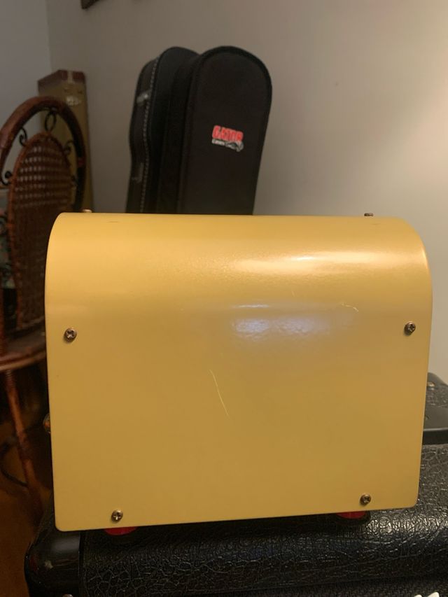 Amplificador Fender Greta Rojo/Dorado